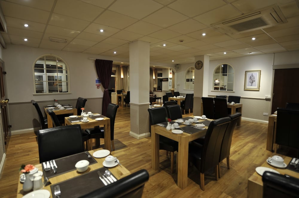 Oliver Cromwell Hotel 29/50