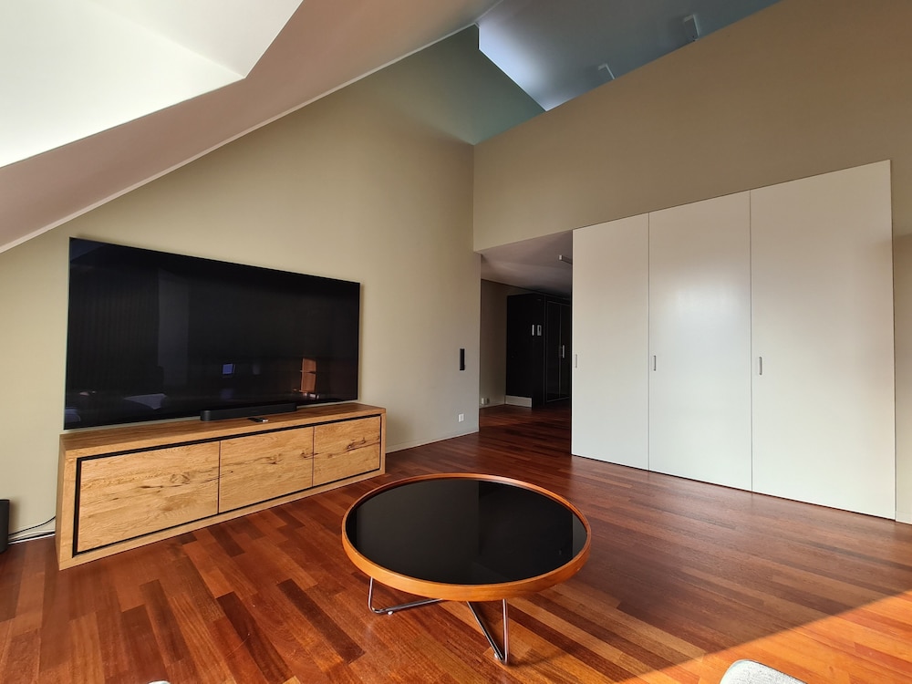 Lucerne Lake View Apartments 36/50