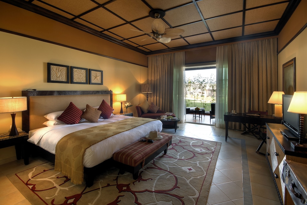 Desert Islands Resort & Spa by Anantara 12/72
