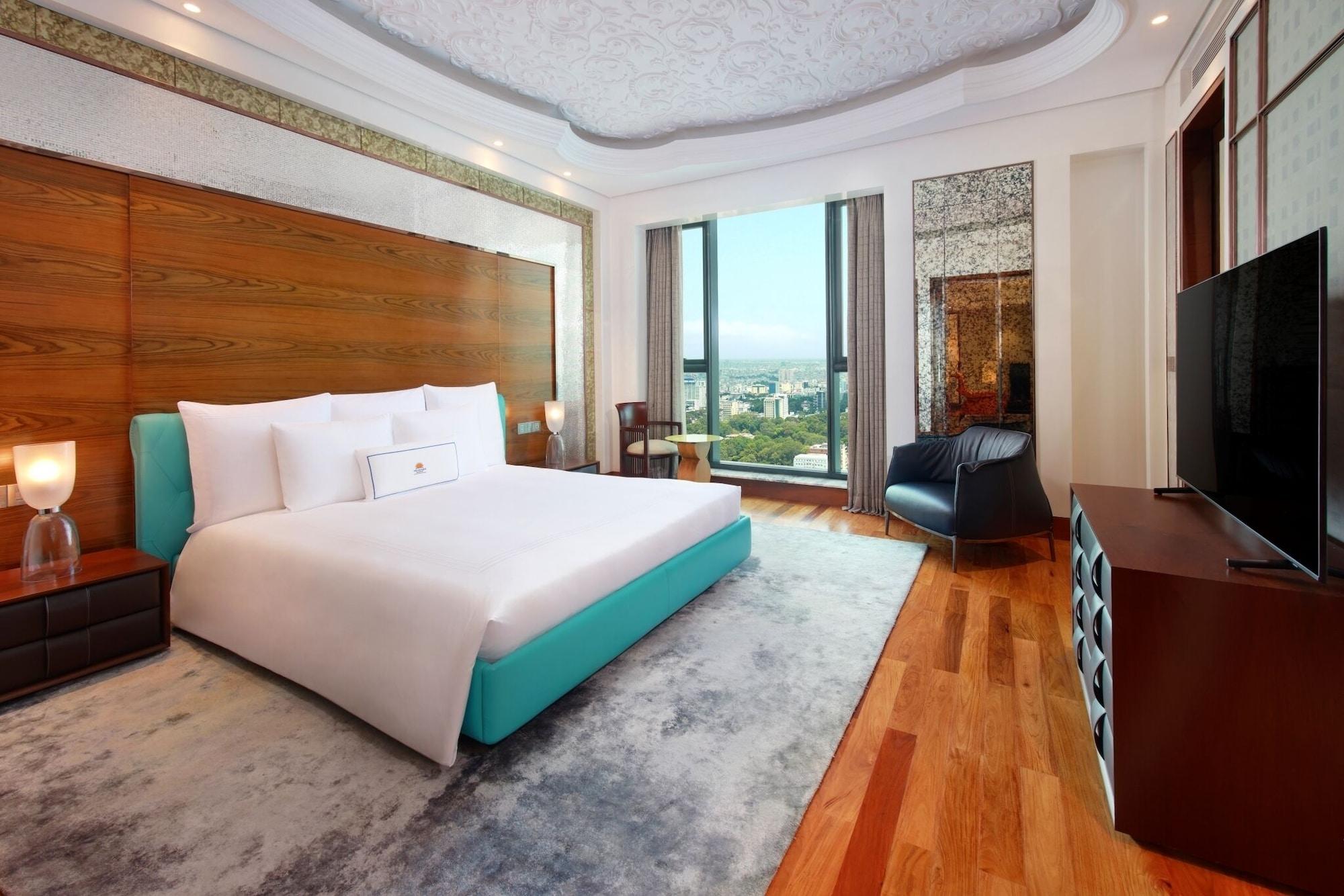 Panorama, Suite, City View, Club Lounge Access