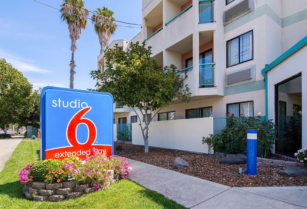Studio6 Concord, CA 39/48
