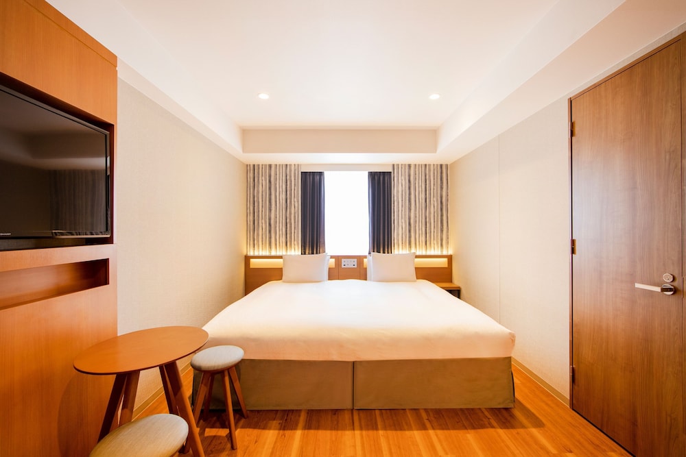 ROOM, KING BED