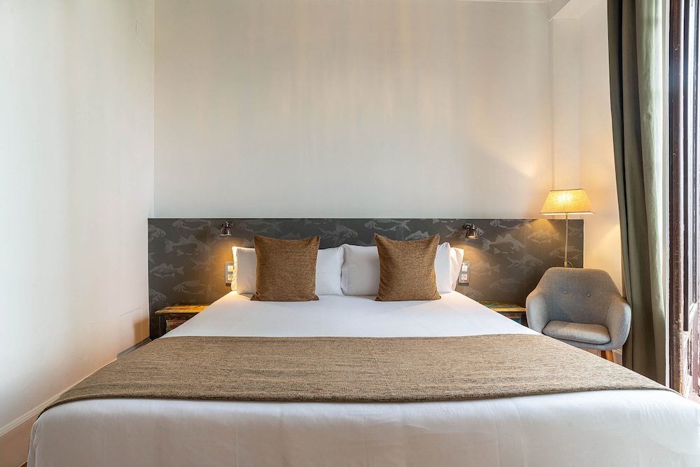 SUPERIOR, DOUBLE BED