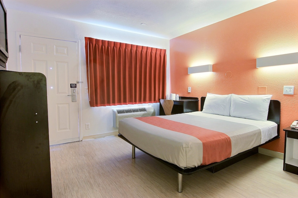 Motel6 Corpus Christi, TX - East - North Padre Island 18/58