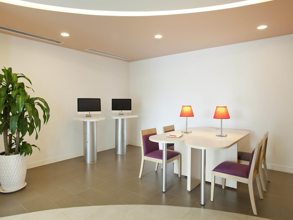 Ibis Saigon South 29/50