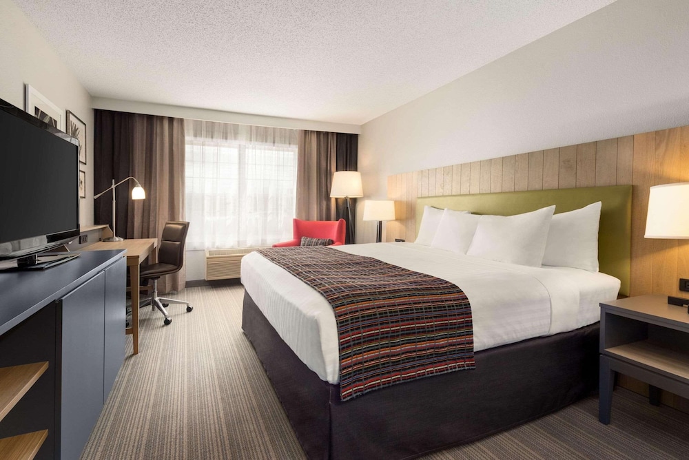 Country Inn & Suites By Radisson, Decorah, IA 12/42