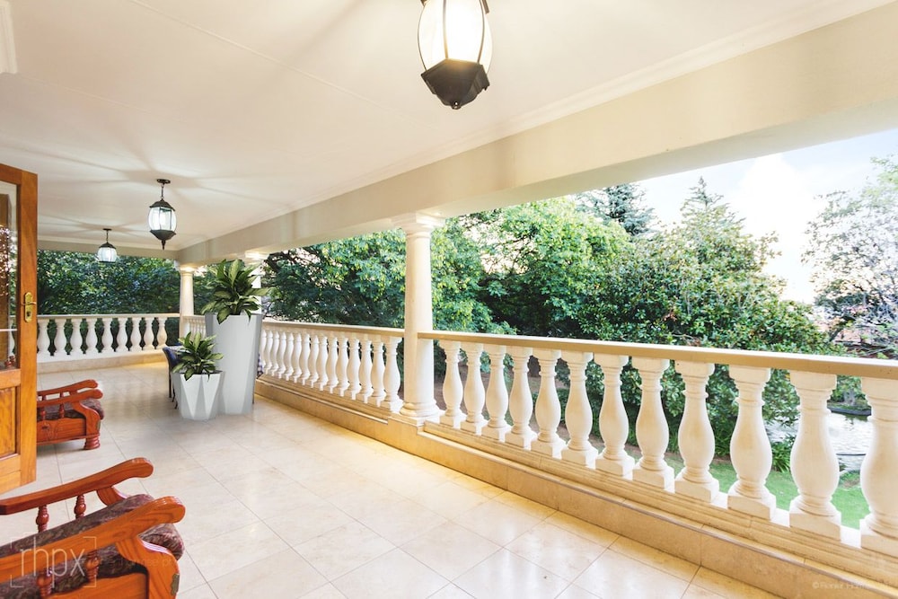 OR Tambo Guest House 6/49