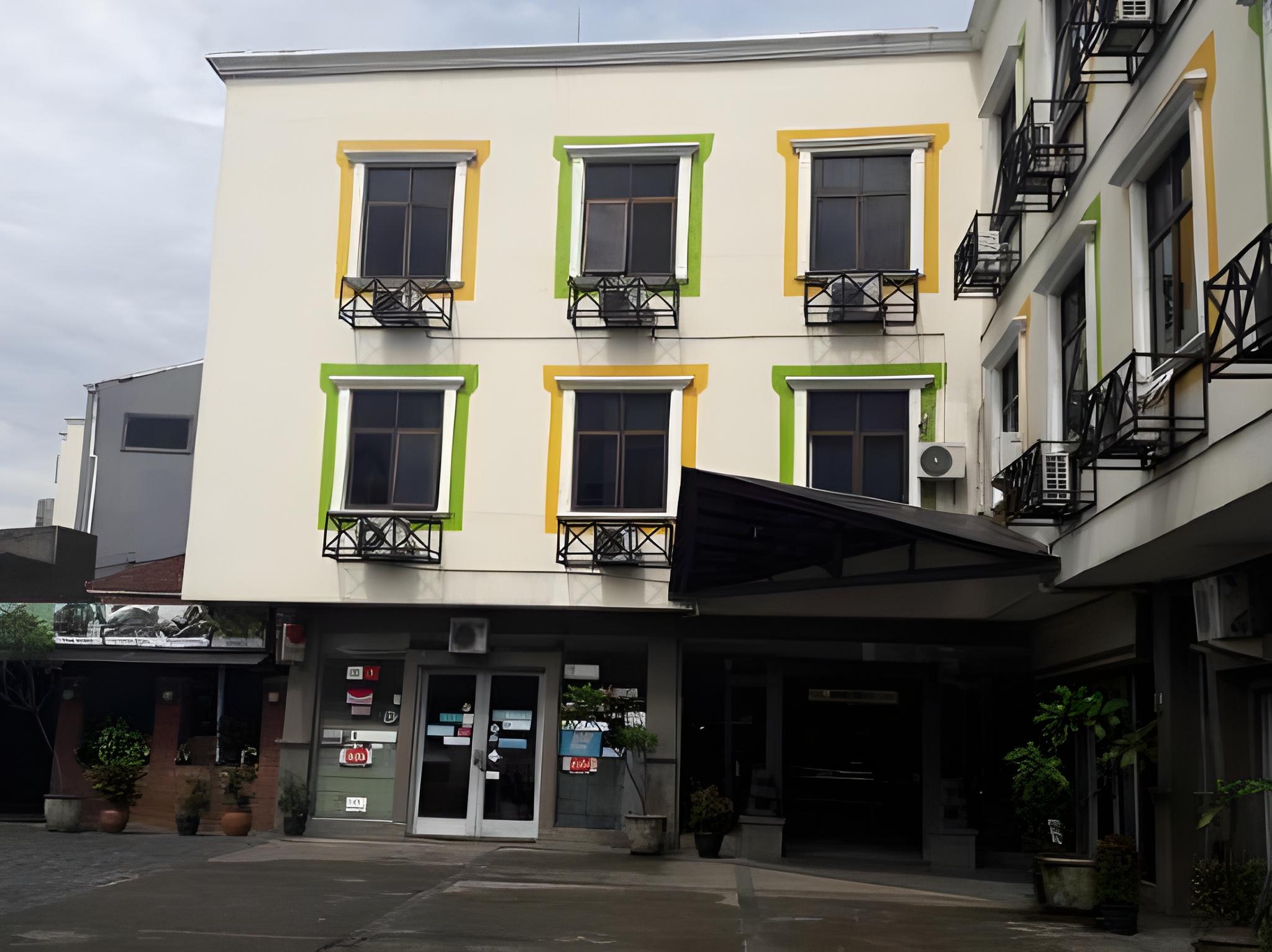 Hotel Augusta Bandung 1/18