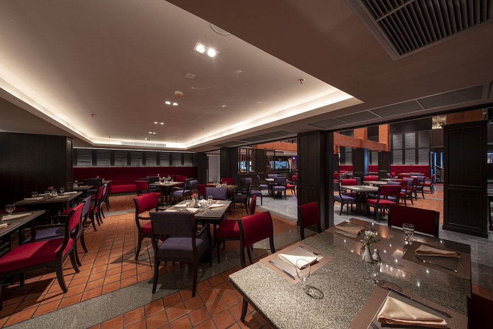 Hotel Manhattan Bangkok 40/50