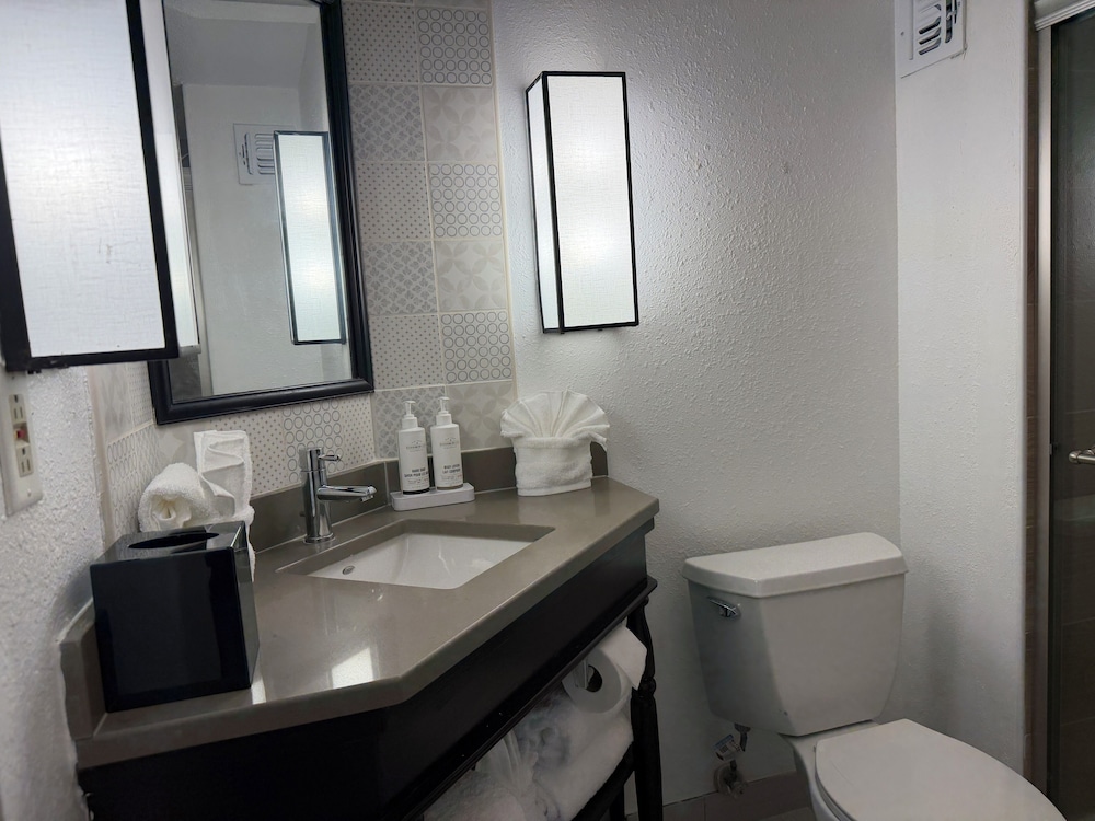 Wingate by Wyndham Jacksonville FL 51/57