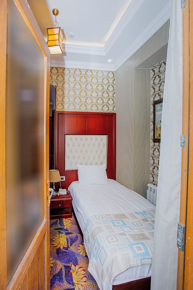 Clover Hotel Baku 34/50