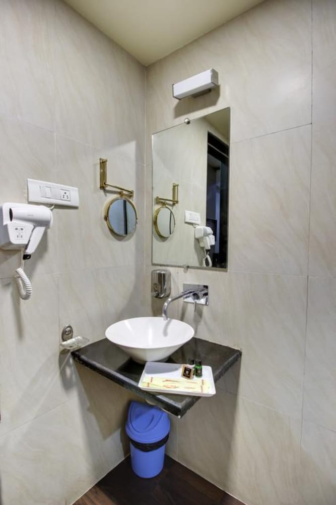 Hotel Sai Miracle 49/49