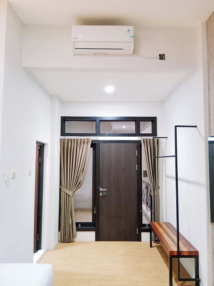 ANDITA HOTEL(KT) 41/50