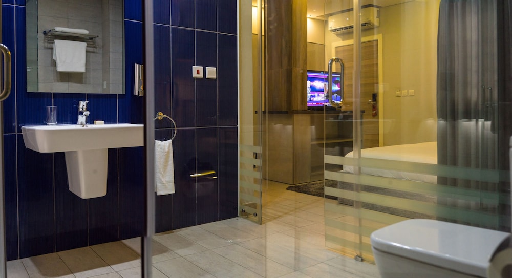 Urbano Hotel 47/50