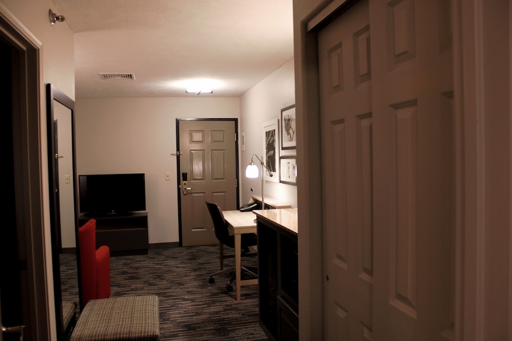 Country Inn & Suites by Radisson, Marion 44/64