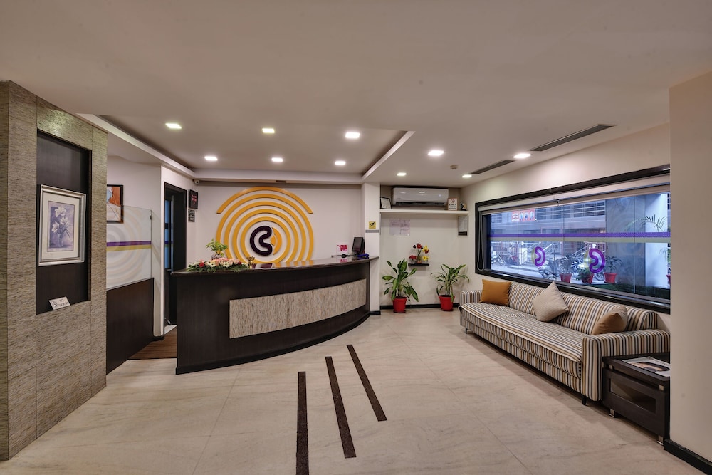 Click Hotel Yuvraj 8/46