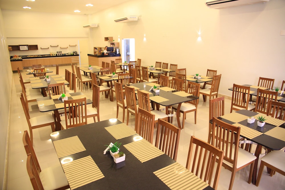 STAY INN HOTEL 43/53