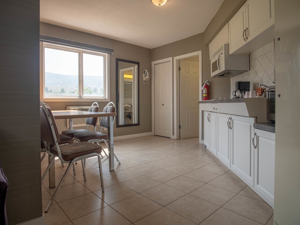 Best Budget Inn and Suites Kamloops 13/46