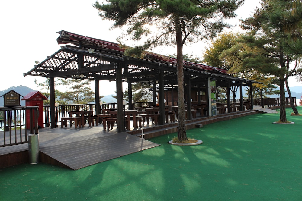 Cheongpung Resort 48/50