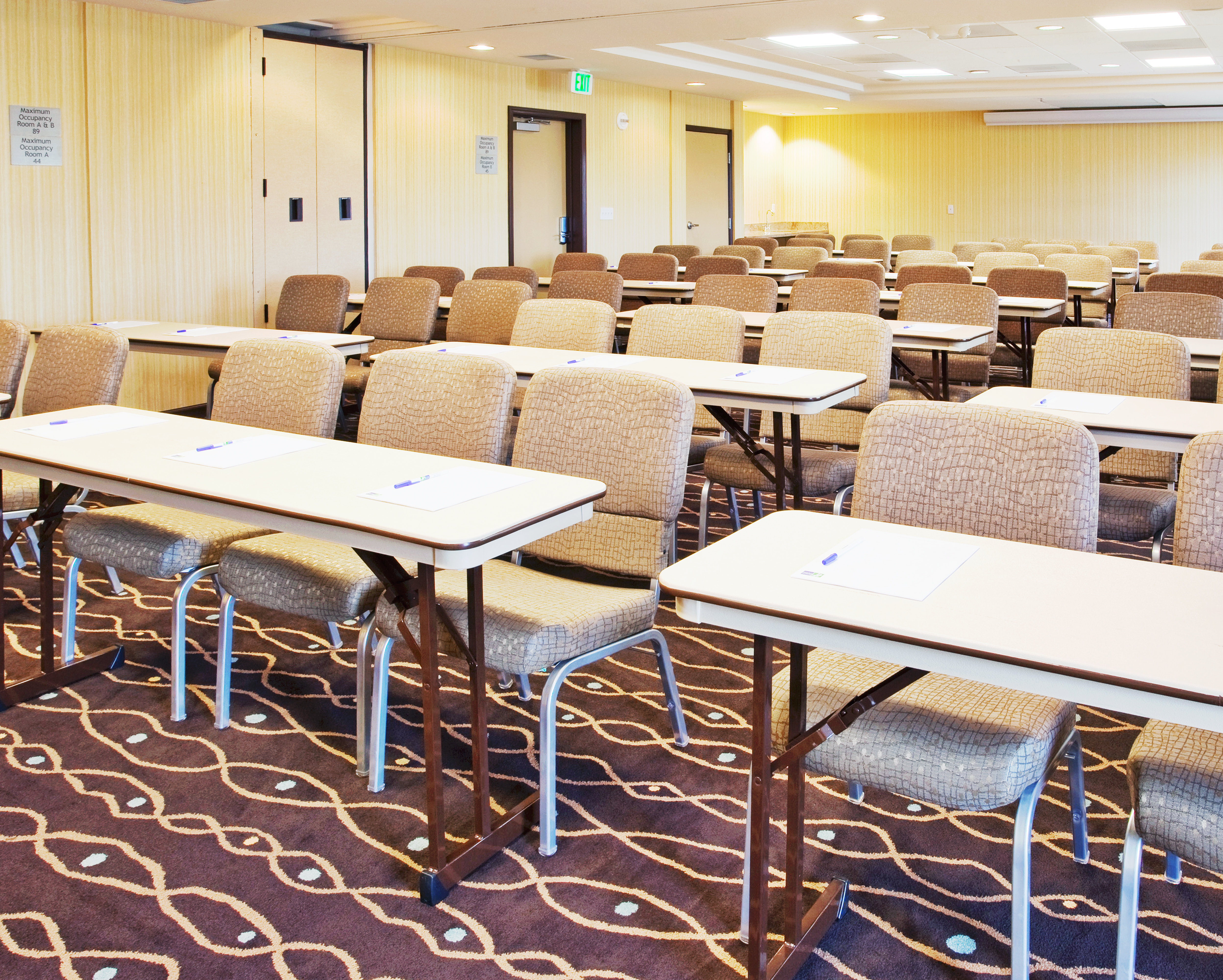 Holiday Inn Express Hotel Suites Salinas 62/69