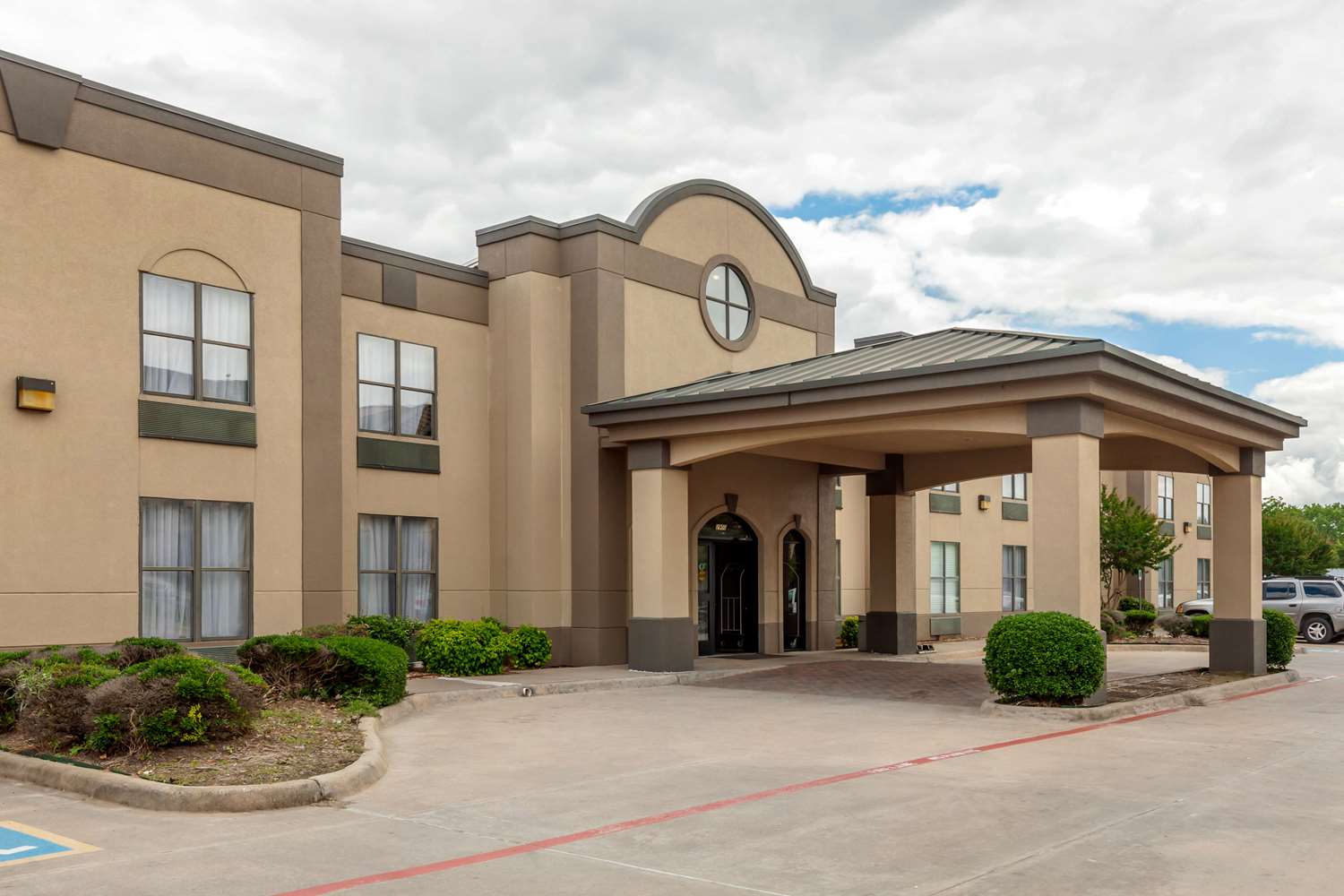 Quality Suites Sherman, TX 13/14
