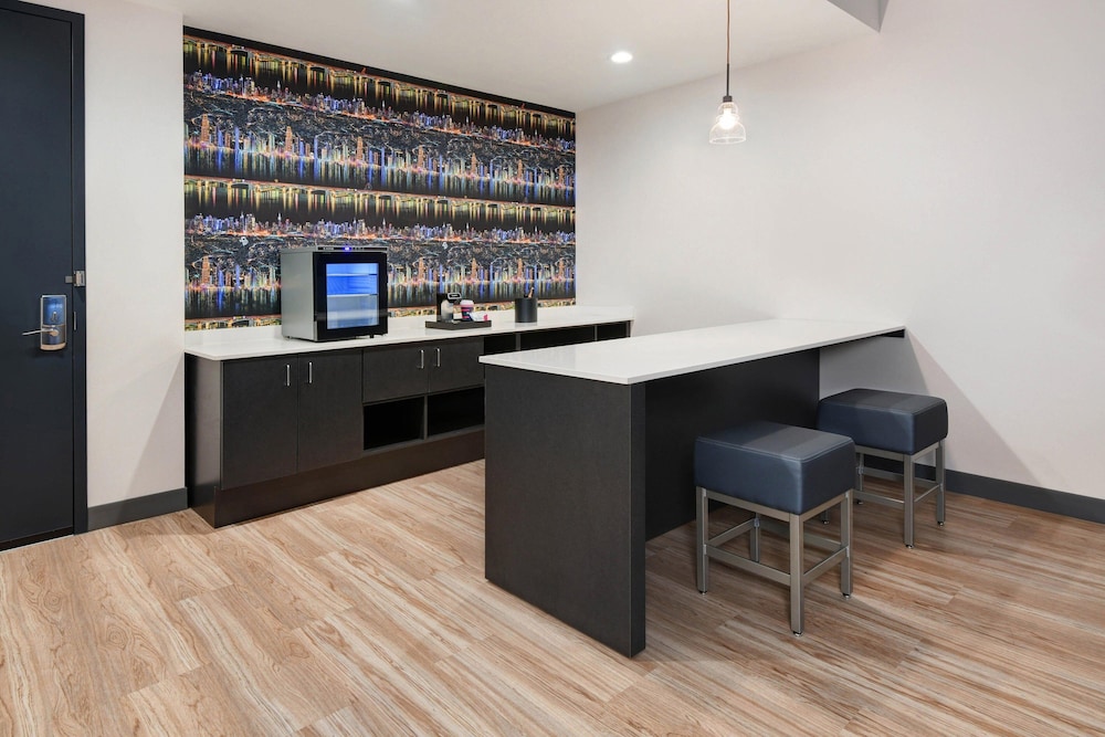 Aloft Cincinnati West Chester 41/42