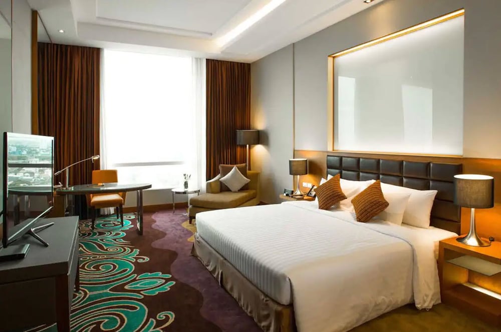 The Grand Fourwings Convention Hotel 12/45