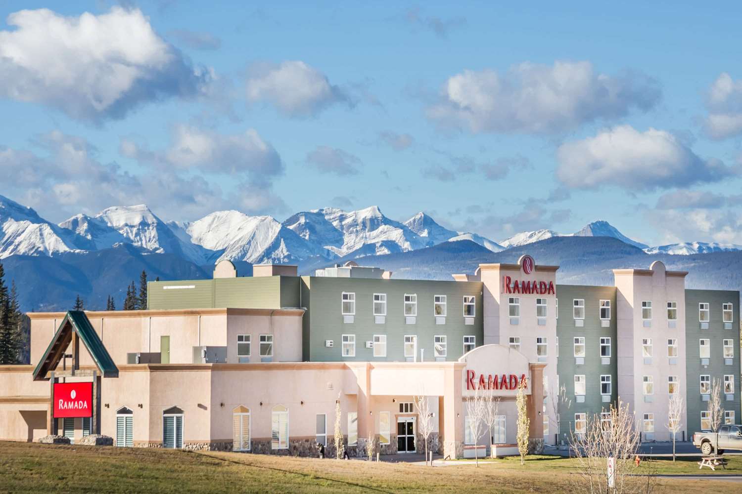 Ramada By Wyndham Hinton 2/32