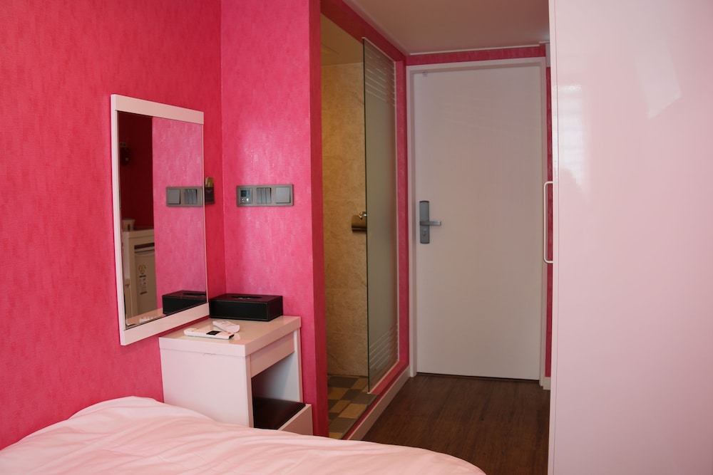 Myeongdong Mom House 44/46