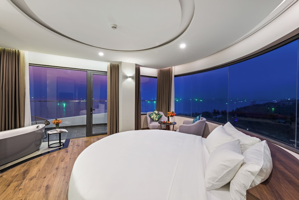 Sunset, Premium, King Bed, Panoramic Ocean View