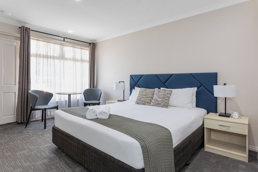 Executive, Suite, King Bed, Ground Floor