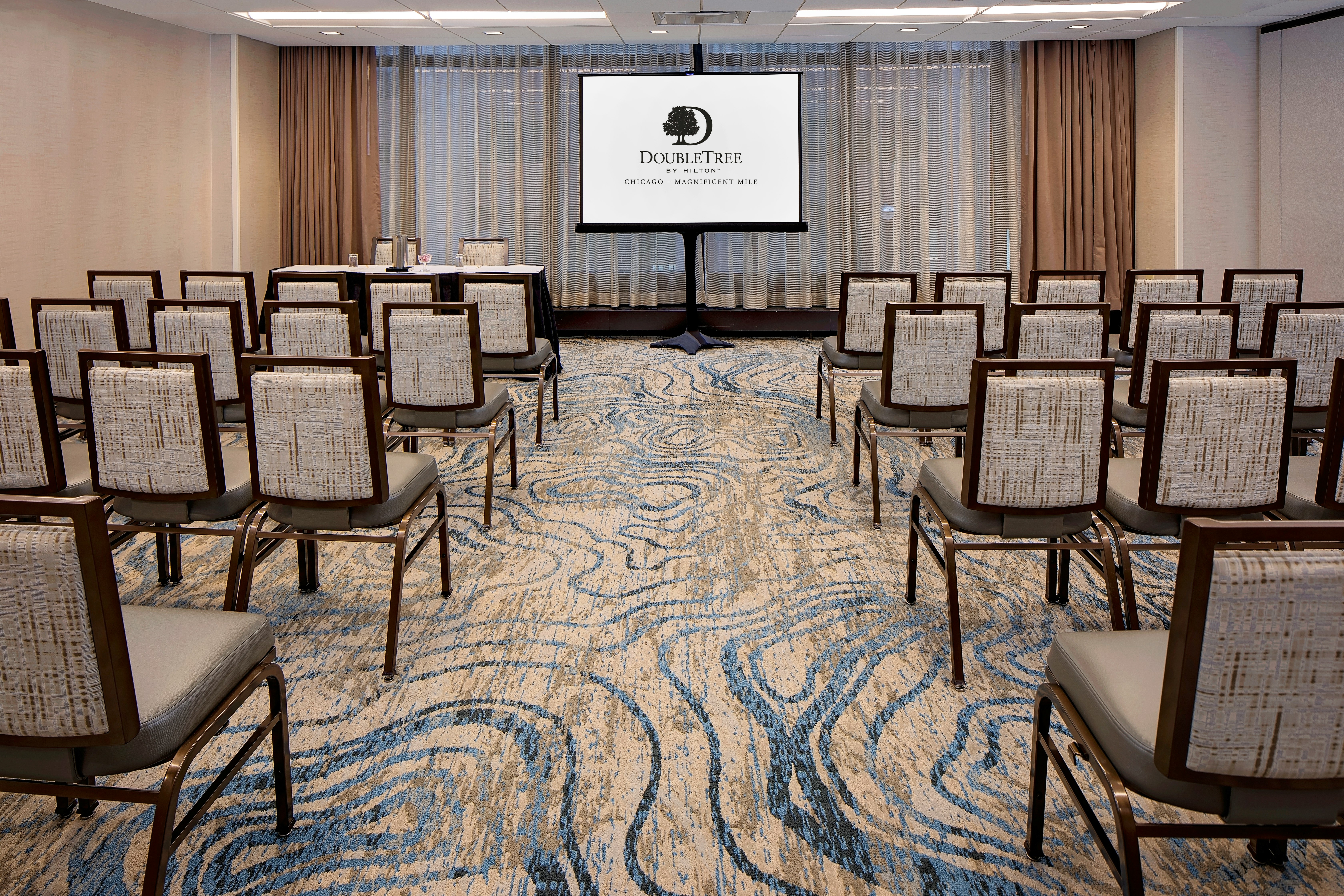 DoubleTree by Hilton Hotel Chicago Magnificent Mile 68/79