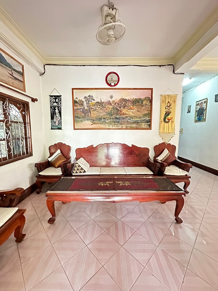 Rattana Guesthouse 3/18
