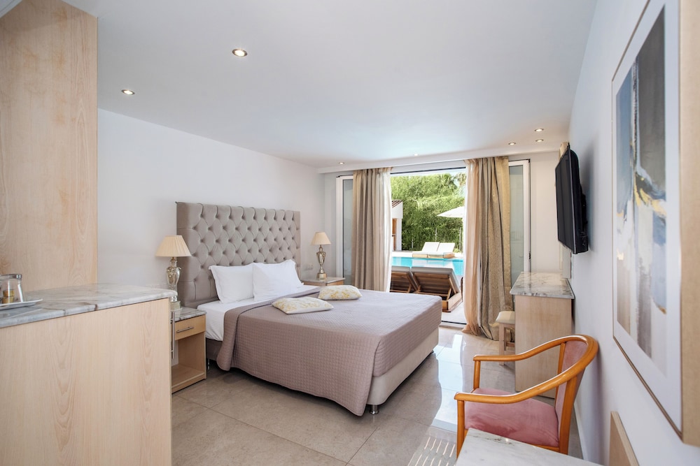 Cavomarina Beach Hotel - Adults Only 24/62