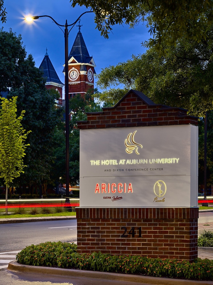 The Hotel At Auburn University 3/64