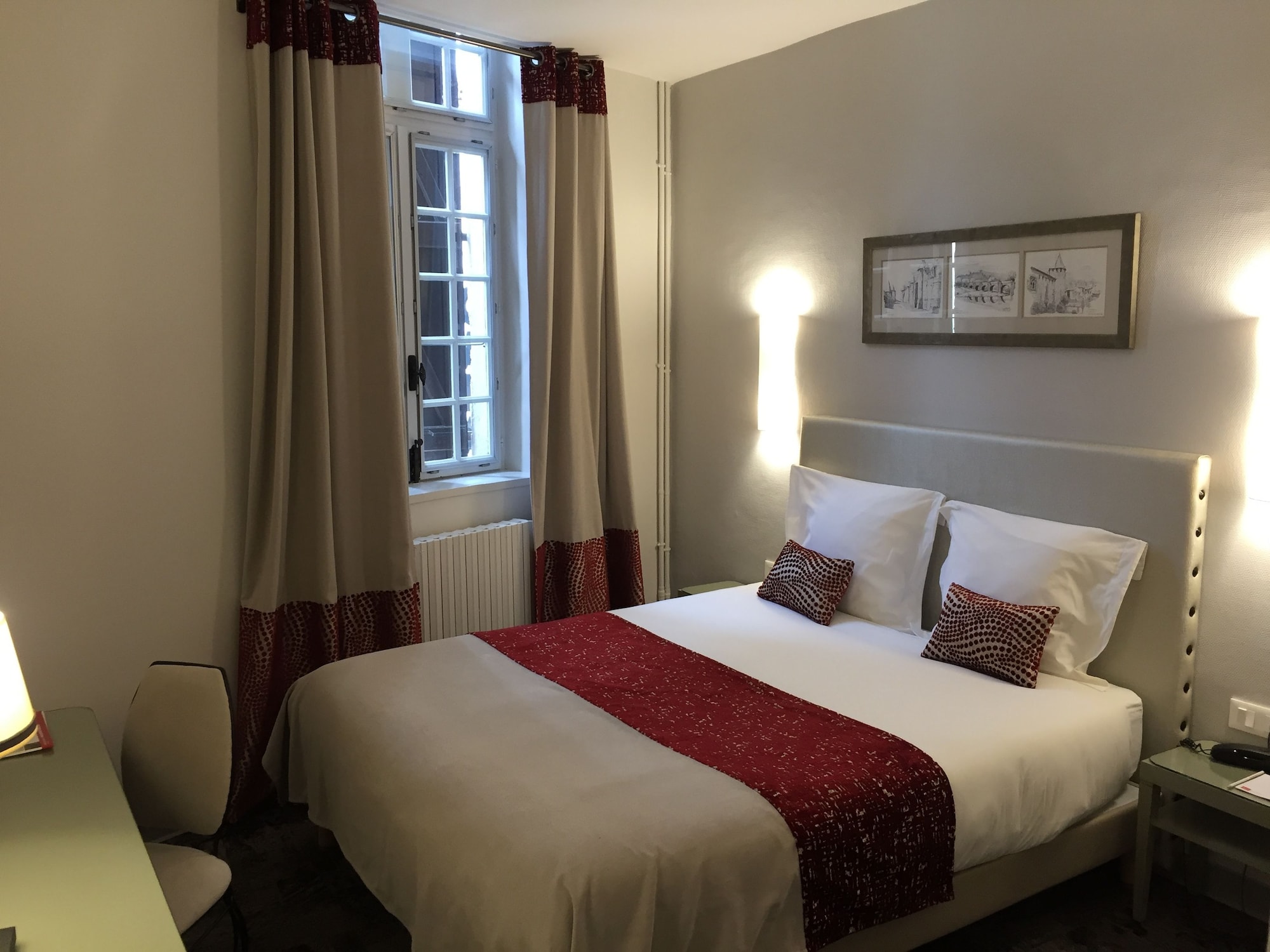 ROOM, DOUBLE BED