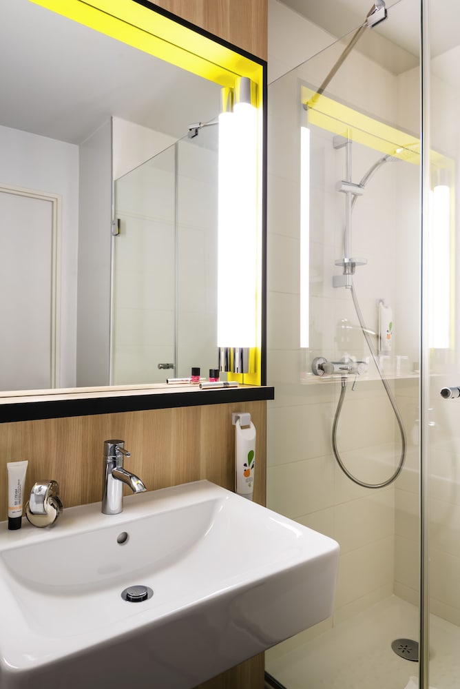 Ibis Styles Guyancourt Versailles 68/69