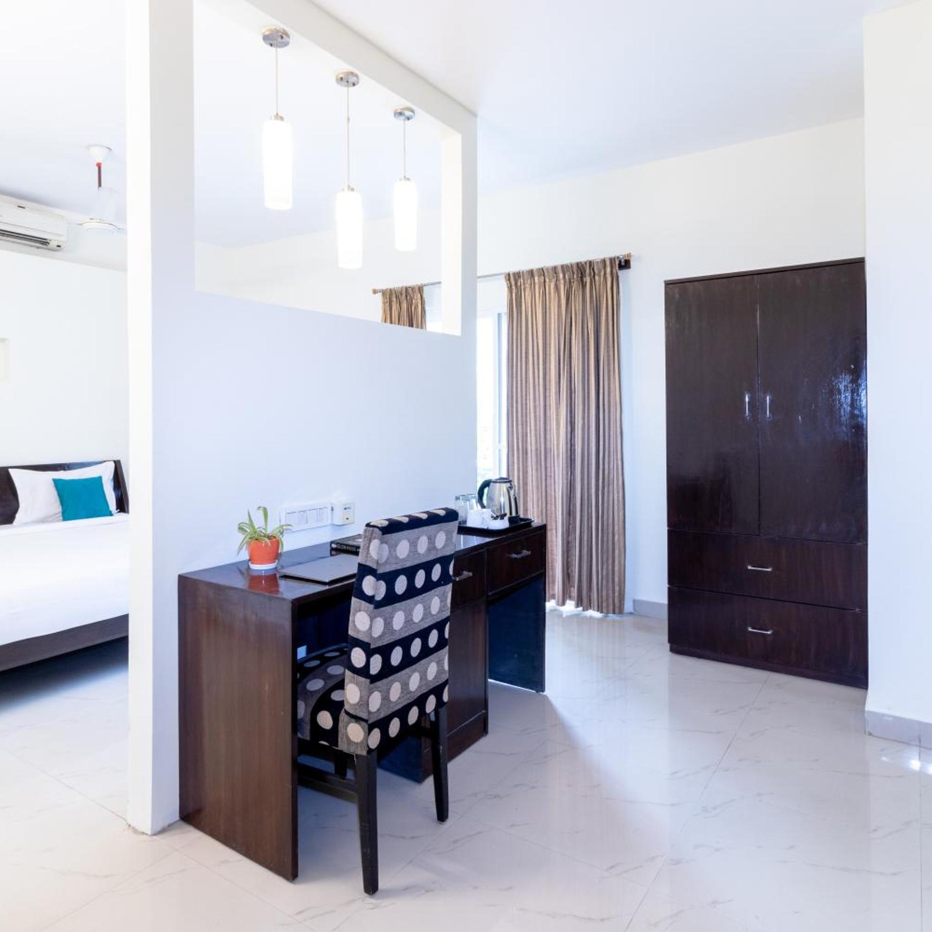 Niche Suites 8/36