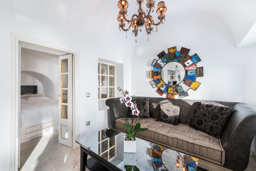 Hyperion Oia Suites 23/45