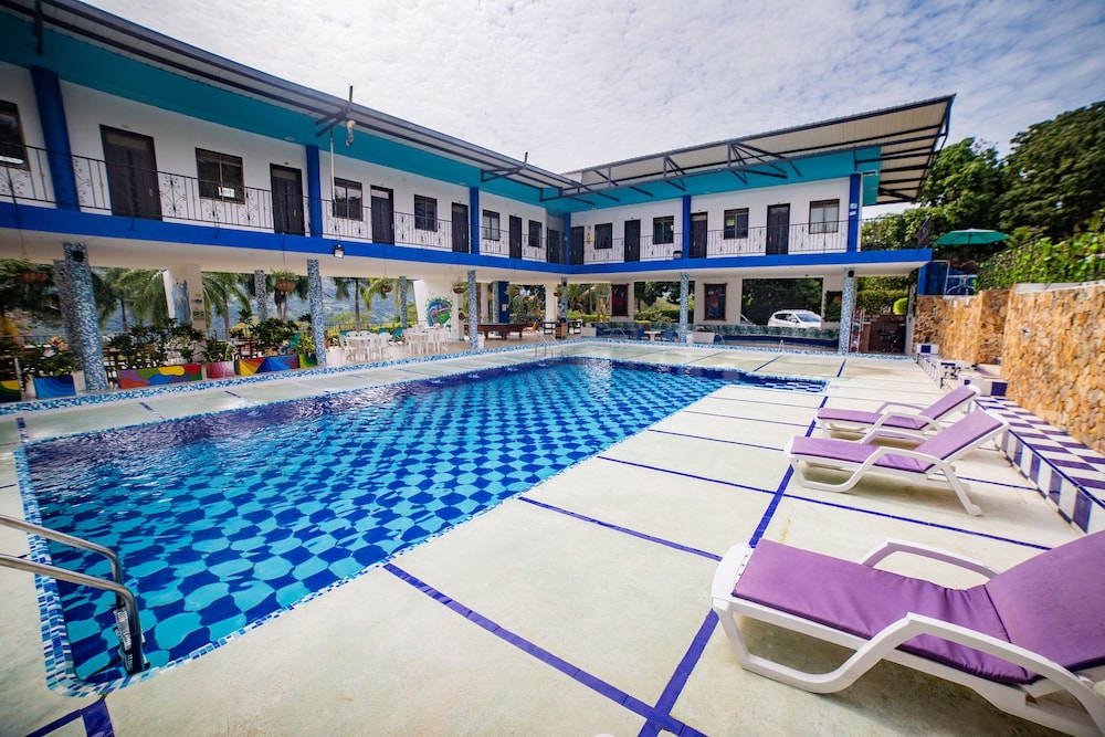 Hotel Villa Alicia 25/50