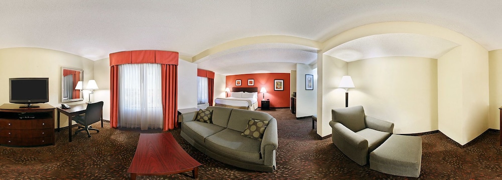 Holiday Inn Express Hotel and Suites Knoxville-North-I-75 Exit 112 37/61