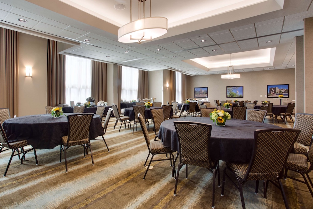 Drury Inn & Suites Dallas Frisco 41/47