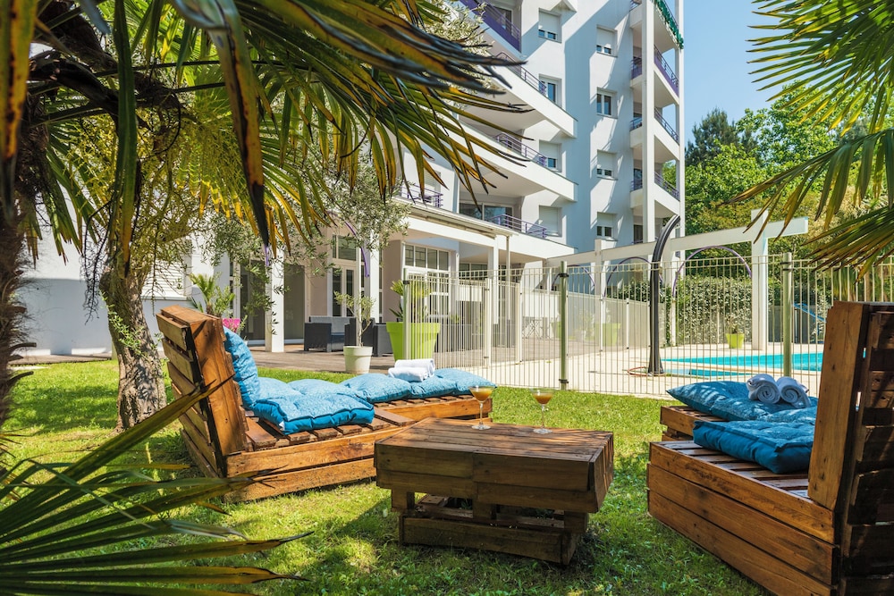 RESIDENCE LES JARDINS DU LAC CERISE HOTELS AND RESIDENCES 44/50
