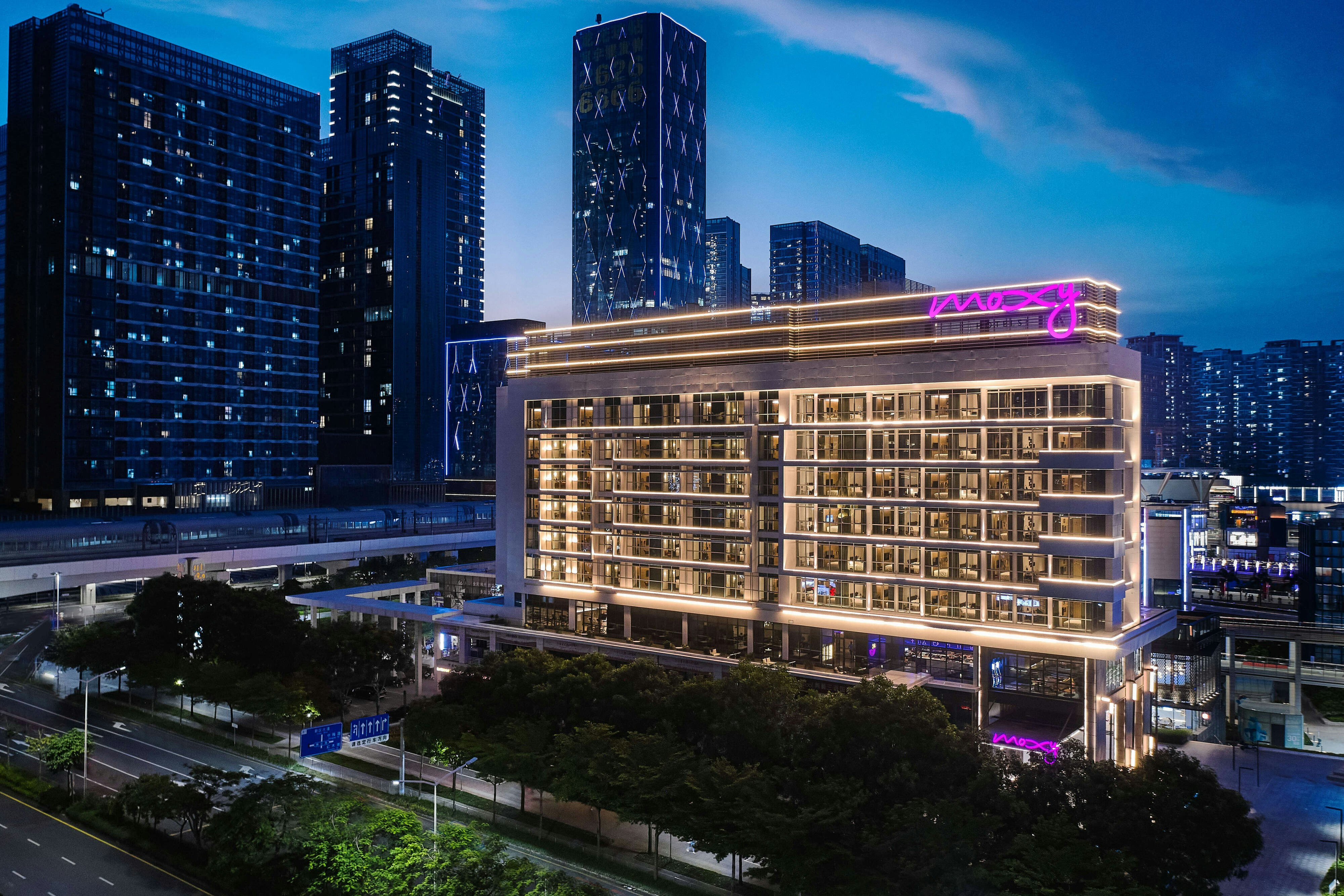 Moxy Shenzhen North Station 1/10