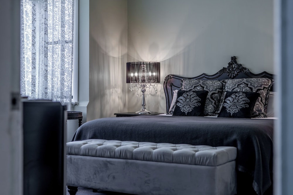Bischoff Hotel 42/62