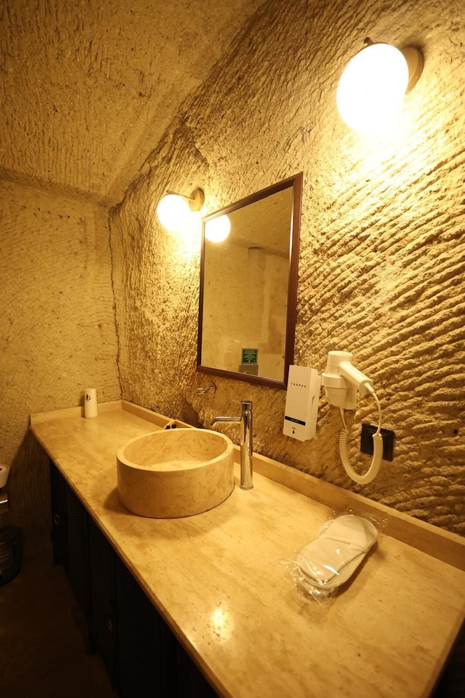 Vita Cave Suites 24/48