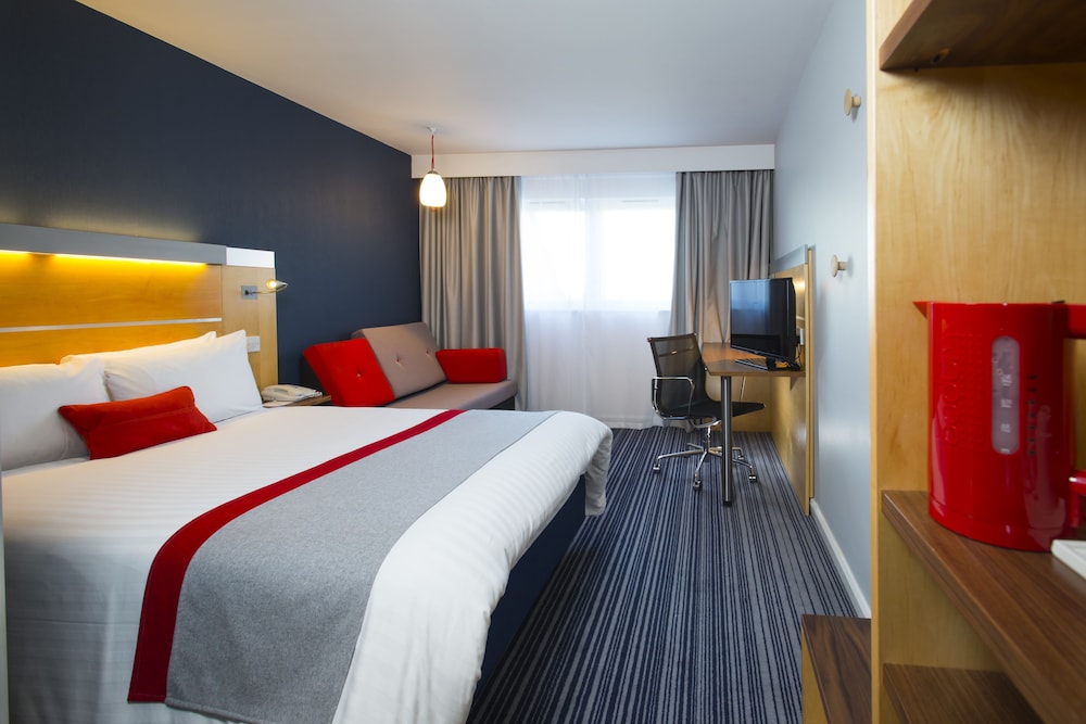Holiday Inn Express London Epsom Downs 21/69