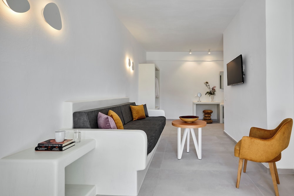 Anchor Suites 17/56