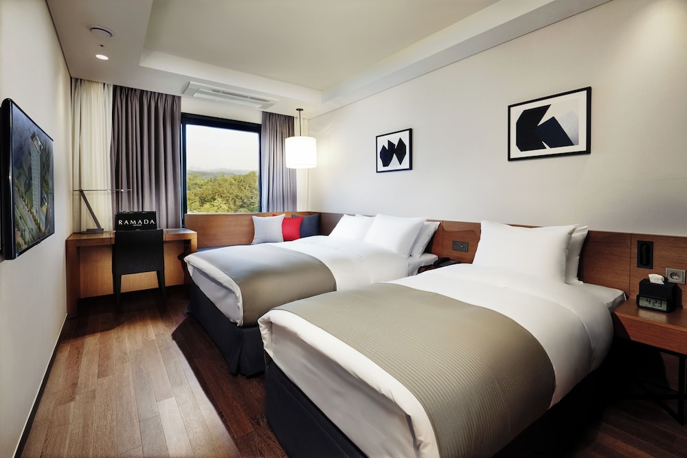 STANDARD, MULTIPLE BEDS