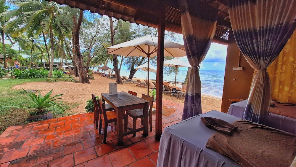 Ancarine Beach Resort 57/72